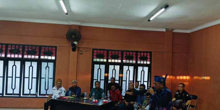 Foto: IST/MATA KALTENG - Pertemuan di DAD Kotim saat pembahasan konflik pertanahan antara PT HAL dan masyarakat Desa Luwuk Sampun, Kecamatan Tualan Hulu.