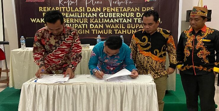 FOTO : DIAN/MATA KALTENG - Rapat pleno rekapitulasi dan penetapan DPS pada pemilihan Gubernur dan Wakil serta Bupati dan Wakil Bupati Kotim tahun 2024, 10 Agustus 2024.