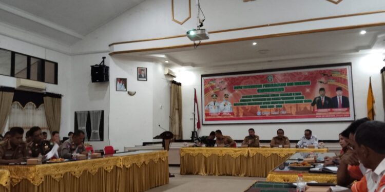 FOTO : IST/MATAKALTENG - Pemkab Kotim saat rapat persiapan pawai pembangunan, Senin 12 Agustus 2024.