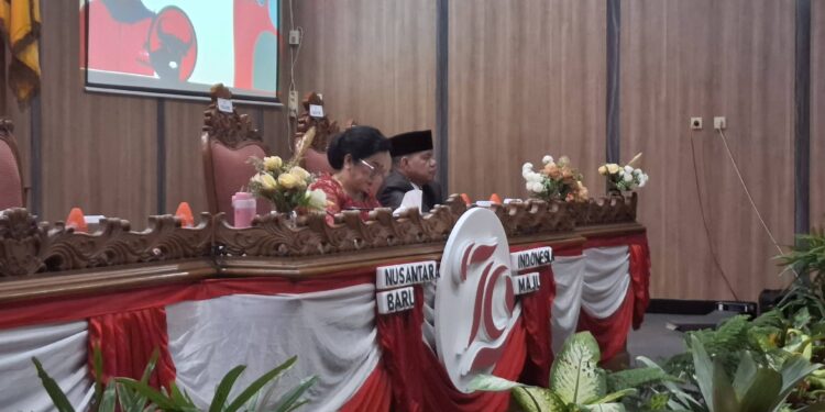 Foto:DIAN/MATA KALTENG - Pimpinan DPRD Kotim sementara.