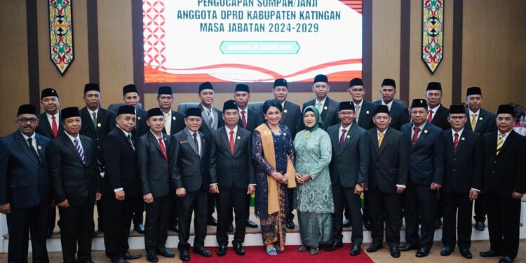 FOTO: MATAKALTENG - Suasana Pelantikan 25 Anggota DPRD Katingan masa jabatan 2024-2029 di ruang Rapat Paripurna DPRD Setempat.
