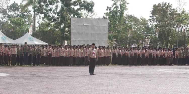 Foto : AKH/MATAKALTENG - Apel peringatan Hari Pramuka ke-63 di Halaman Kantor Bupati Sukamara.