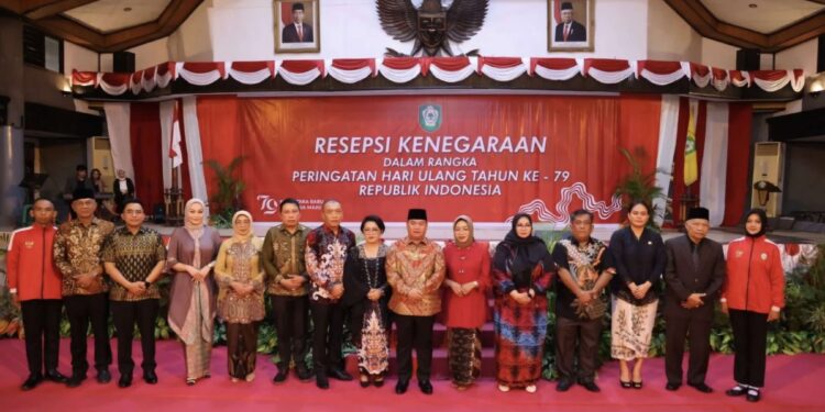 Foto:IST/MATA KALTENG - Resepsi kenegaraan di Kotim sekaligus penyerahan bantuan hibah Bina Keluarga Balita Stunting, 18 Agustus 2024.