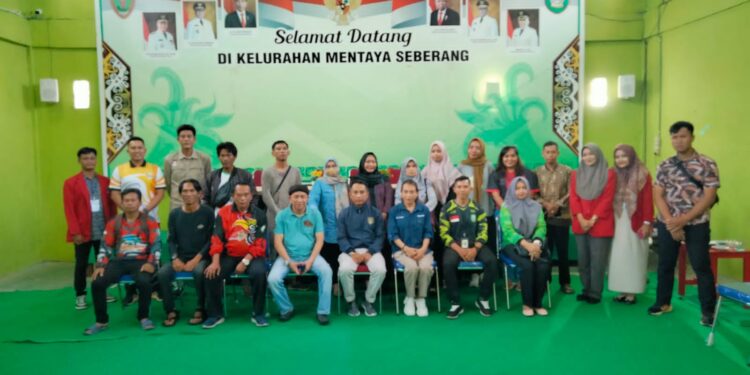 FOTO : IST/MATAKALTENG - Tim Pelaksana lomba mancing foto bersama usai rapat persiapan Lomba Mancing Lestari, belum lama tadi.
