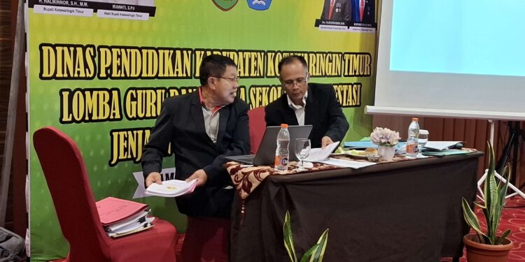 Foto: DIAN/MATA KALTENG - Juri lomba guru berprestasi tingkat kabupaten Kotim jenjang guru TK, SD dan SMP oleh Dinas Pendidikan Kotim di Aquarius Boutique Hotel, 28 Agustus2024.