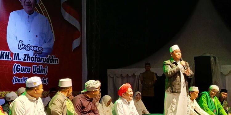 FOTO : DEVIANA/MATAKALTENG - Bupati Kotim Halikinnor saat menghadiri tablig akbar, Selasa 27 Agustus 2024 malam.