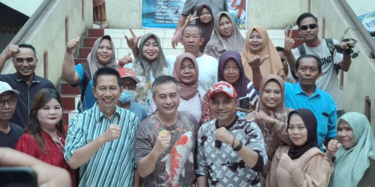 Foto:DIAN/MATA KALTENG - Pasangan calon gubernur dan wakil gubernur Kalteng Koyem-SHD saat mengunjungi PPM Sampit, 2 September 2024.