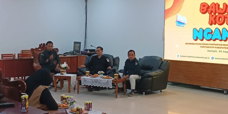 Foto: DIAN/MATA KALTENG - Sosialisasi pengawasan pemilu di Universitas Darwan Ali Sampit belum lama ini oleh Bawaslu Kotim.