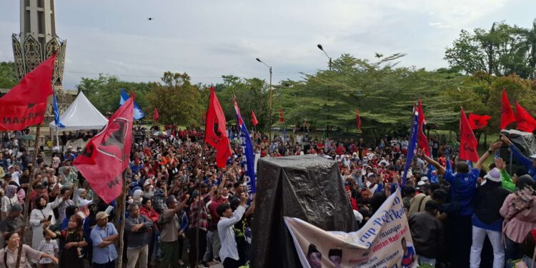 Foto: DIAN/MATA KALTENG - Suasana deklarasi salah satu paslon dalam pemilihan Gubernur dan Wakil Gubernur Kalteng di Kotim belum lama ini.