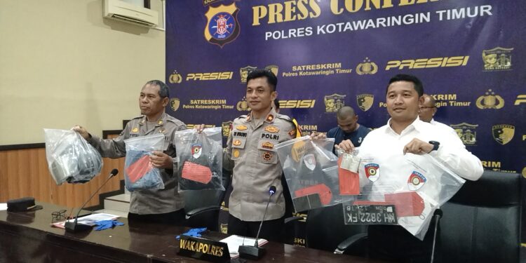 FOTO: AGUS/MATAKALTENG - Press release pelaku penjambretan di Kota Sampit oleh pihak Polres Kotim.