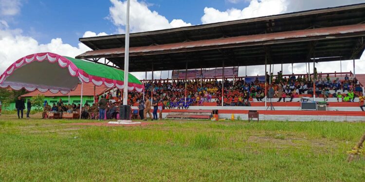 FOTO : DEVIANA/MATAKALTENG - Kondisi lapangan Gelora Cempaga saat ini, Selasa 10 September 2024.