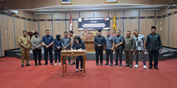 Foto: DIAN/MATA KALTENG - Rapat paripurna DPRD Kotim pembahasan anggaran daerah.