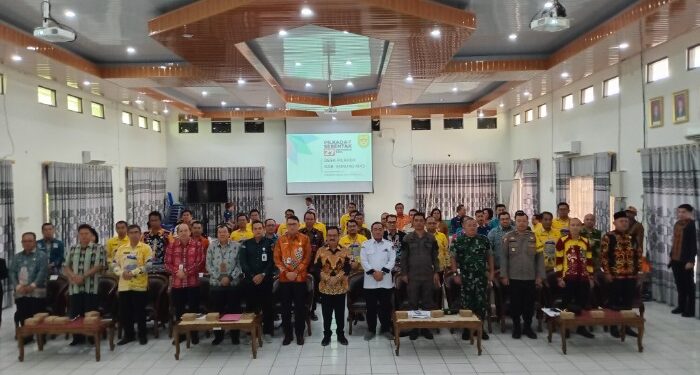 FOTO : DISKOMINFO SANTIK/MATA KALTENG - Suasana rakor desk pilkada yang dihadiri sejumlah pihak terkait, di aula kantor bapperida setempat, Kamis (12/9) sore.