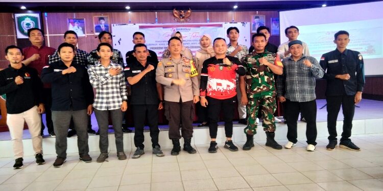 FOTO : IST/MATAKALTENG - Camat Cempaga Ady Candra bersama forkopimda dan peserta bimtek, Sabtu 14 September 2024.