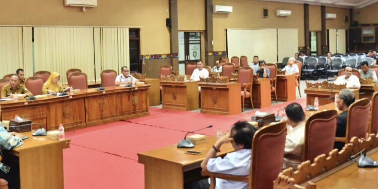 Foto: DIAN/MATA KALTENG - Rapat paripurna di DPRD Kotim.