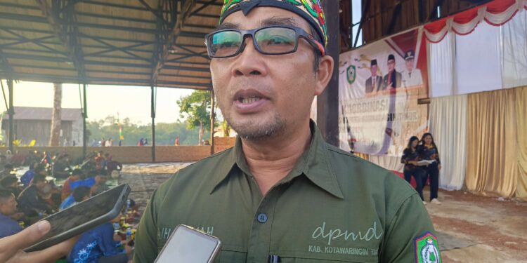 FOTO: MATAKALTENG - Kepala Dinas Pemberdayaan Masyarakat dan Desa Kotawaringin Timur Raihansyah.