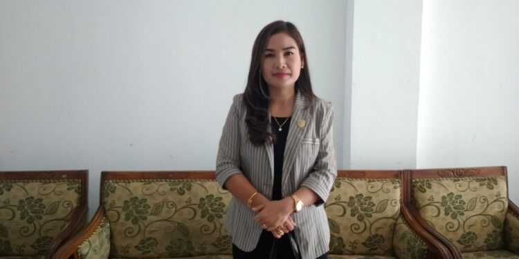 FOTO: MATAKALTENG - Anggota DPRD Kabupaten Gumas Elvi Esi.