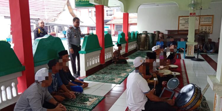 FOTO: IST/MATAKALTENG- Kalapa Sampit, saat mengecek Warga binaannya.