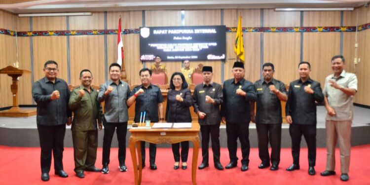Foto: IST/MATA KALTENG - Rapat paripurna penetapan pimpinan definitif DPRD Kotim.