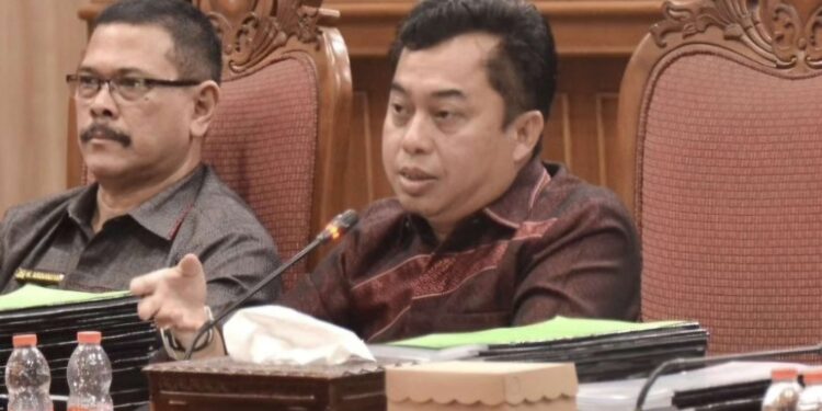 Foto:MATA KALTENG - Ketua Definitif DPRD Kotim, Rimbun.