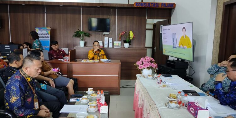 FOTO : BAPENDA GUMAS/MATA KALTENG - Suasana FGD penyusunan ranperkada tentang pajak daerah dan retribusi daerah, di aula kantor bapenda, Kamis, 3 Oktober 2024.