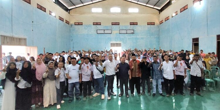 FOTO : IST/MATAKALTENG - Halikinnor bersama ratusan relawan HARATI di Parenggean.