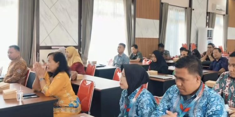 Foto:DISDIK/MATA KALTENG - Pemberian bekal pendidikan inklusif bagi Sekolah Dasar di Kotim belum lama ini.