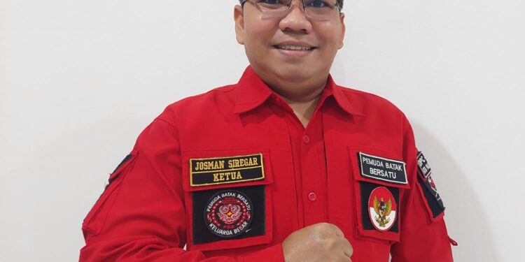 FOTO: MATAKALTENG - Ketua Pemuda Batak Bersatu, Josman Siregar.