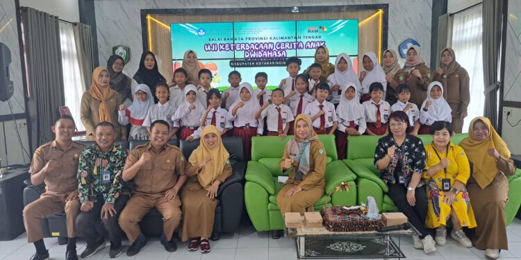 Foto: DIAN/MATA KALTENG - Uji keterbacaan cerita anak dwi bahasa, 8 Oktober 2024.