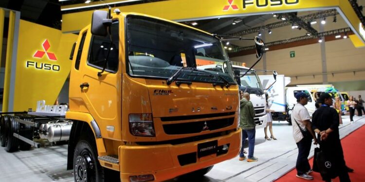 FOTO: MATAKALTENG - Mitsubishi Fuso.