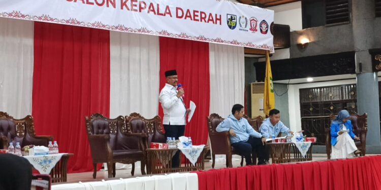 Foto: DIAN/MATA KALTENG - Calon Wakil Bupati Kotim Siyono saat hadir dalam acara dialog calon Kepala Daerah, 8 Oktober 2024.