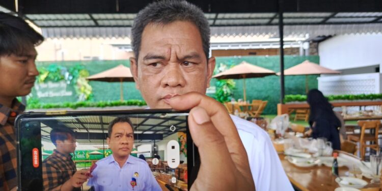 FOTO: MATAKALTENG - Plt Kadishub Kotim Rody Kamislam.