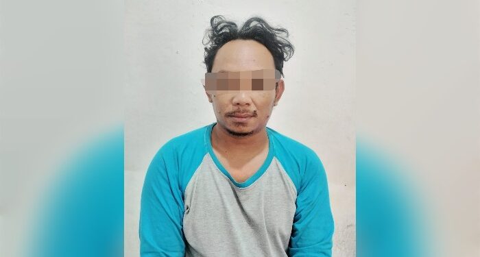 FOTO: IST/MATAKALTENG - Pelaku penggelapan mobil yang berhasil diamankan Polres Kotim.