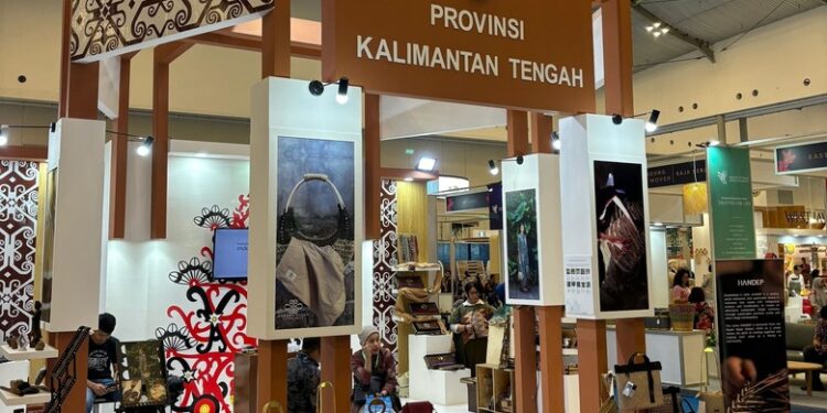 Foto: MATAKALTENG - Stand Pameran Pemprov Kalteng di Hall 8 (38 & 39)