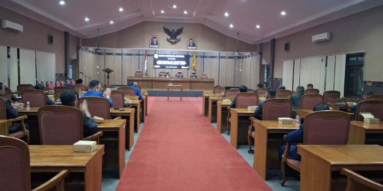 Foto:DIAN/MATA KALTENG - Pembentukan Alat Kelengkapan DPRD Kotim, 14 Oktober 2024.