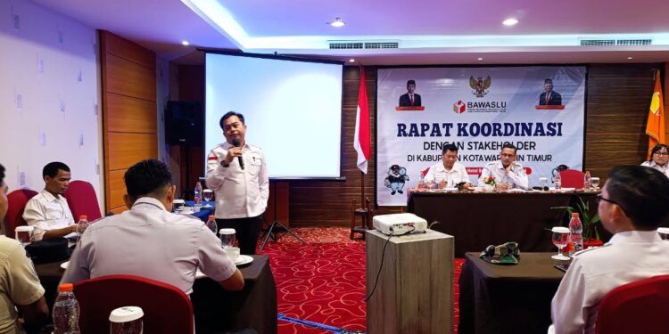 Foto:MATA KALTENG - Ketua DPRD Kotim Rimbun saat hadir dalam rapat koordinasi bersama Bawaslu, 16 Oktober 2024.