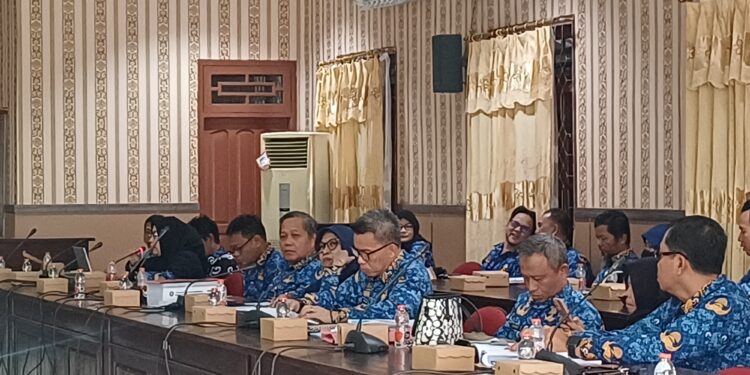 Foto: DIAN/MATA KALTENG - Rapat kerja RSUD dokter Murjani Sampit bersama Komisi III DPRD Kotim, 17 Oktober 2024.