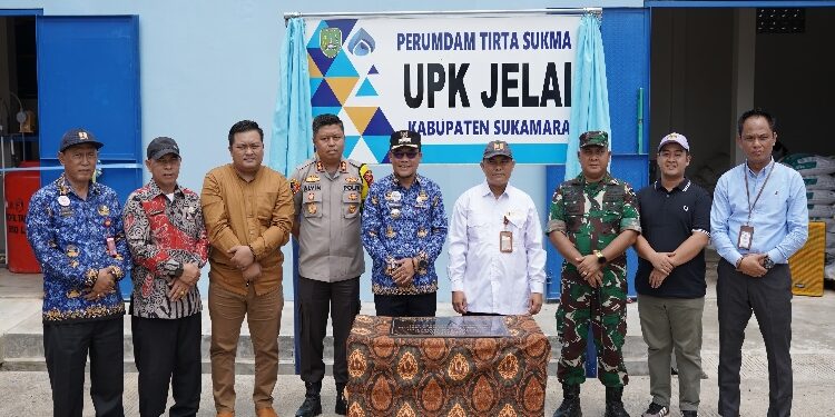 FOTO : IST/MATAKALTENG - Pj Bupati Sukamara terima IPA UPK PDAM Jelai dari Balai Pengembangan Prasarana Wilayah Kalimantan Tengah.