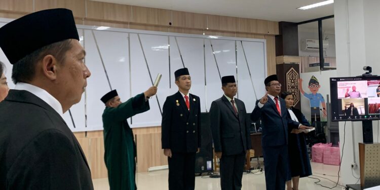FOTO: IST/MATAKALTENG- Pelantikan Kalapas Sampit sebagai anggota PAW MPDN Kotim.
