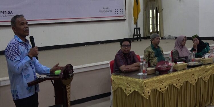 FOTO: DIAN/MATA KALTENG - Seminar meningkatkan literasi melalui pembelajaran sastra di sekolah.