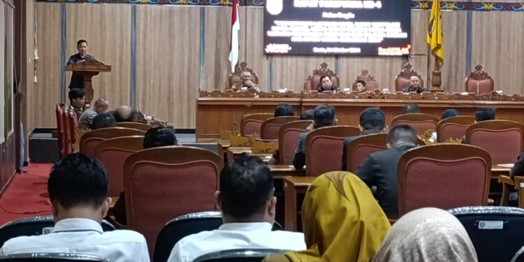 Foto:DIAN/MATA KALTENG - Pembahasan APBD Perubahan tahun anggaran 2024 di DPRD Kotim, 22 Oktober 2024.