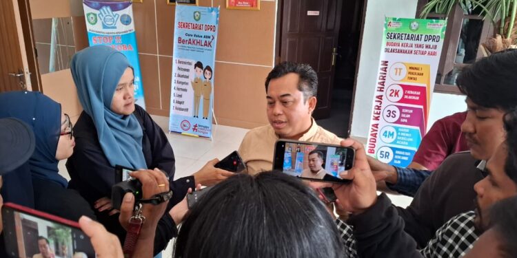 Foto: MATA KALTENG - Ketua DPRD Kotim, Rimbun.