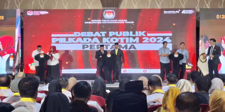 Foto:DIAN/MATA KALTENG - Debat publik paslon Pilkada Kotim 2024 pertama, 26 Oktober 2024.