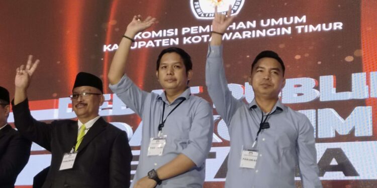 FOTO: AGUS/MATAKALTENG- Pasangan Cabup dan Cawabup Kotim 2024  Rudini Paisal saat melakukan debat publik perdana di salah satu hotel di Sampit. Sabtu, 26 Oktober 2024.