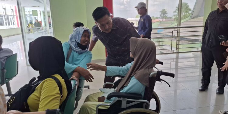 Foto: DIAN/MATA KALTENG - Ketua DPRD Kotim bersama Komisi III sidak pelayanan RSUD dr Murjani Sampit, 28 Oktober 2024.