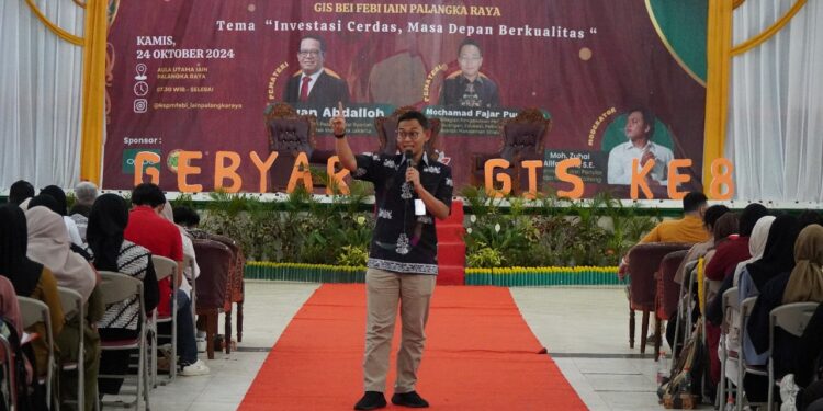 Foto: MATAKALTENG - Seminar Nasional Gebyar Investasi Syariah 2024 dengan tema Investasi Cerdas, Masa Depan Berkualitas bertempat di Aula Utama IAIN Palangka Raya.