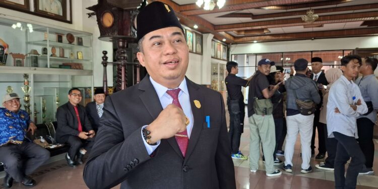 Foto: MATA KALTENT - Ketua DPRD Kotim, Rimbun.