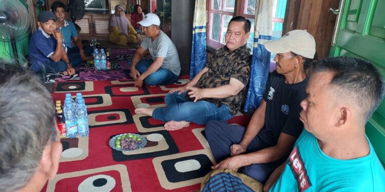 Foto: IST/MATA KALTENG - Pertemuan Halikinnor bersama warga di Jalan Iskandar 30, 29 Oktober 2024.