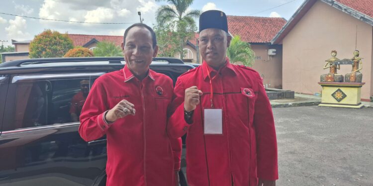 Foto: MATA KALTENG - Ketua DPD PDI Perjuangan Provinsi Kalimantan Tengah Arton S Dohong (kanan).