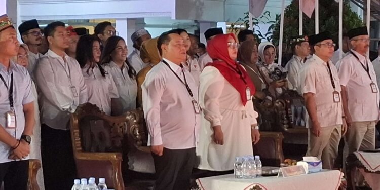 Foto:DIAN/MATA KALTENG - Paslon petahana Pilkada Kotim 2024, Halikinnor-Irawati.